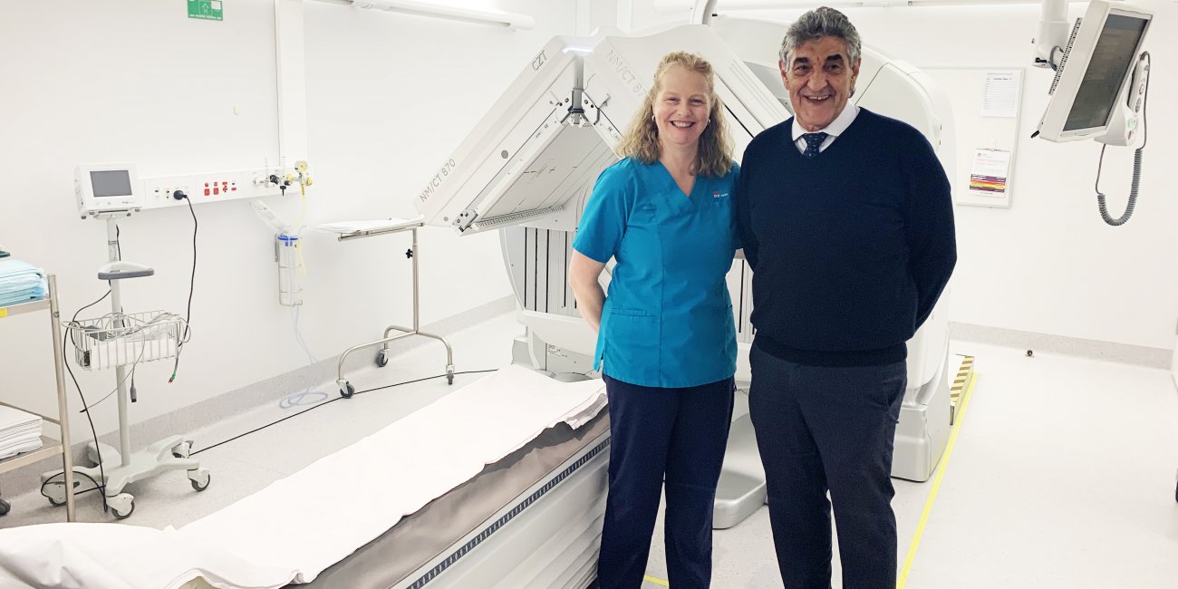 Professor Barry Elison and Jenny Calcott with the Gamma Camera