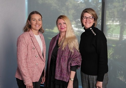 The Kind Side's Frances Wood and Stacey Lewis, with Susan Pearce